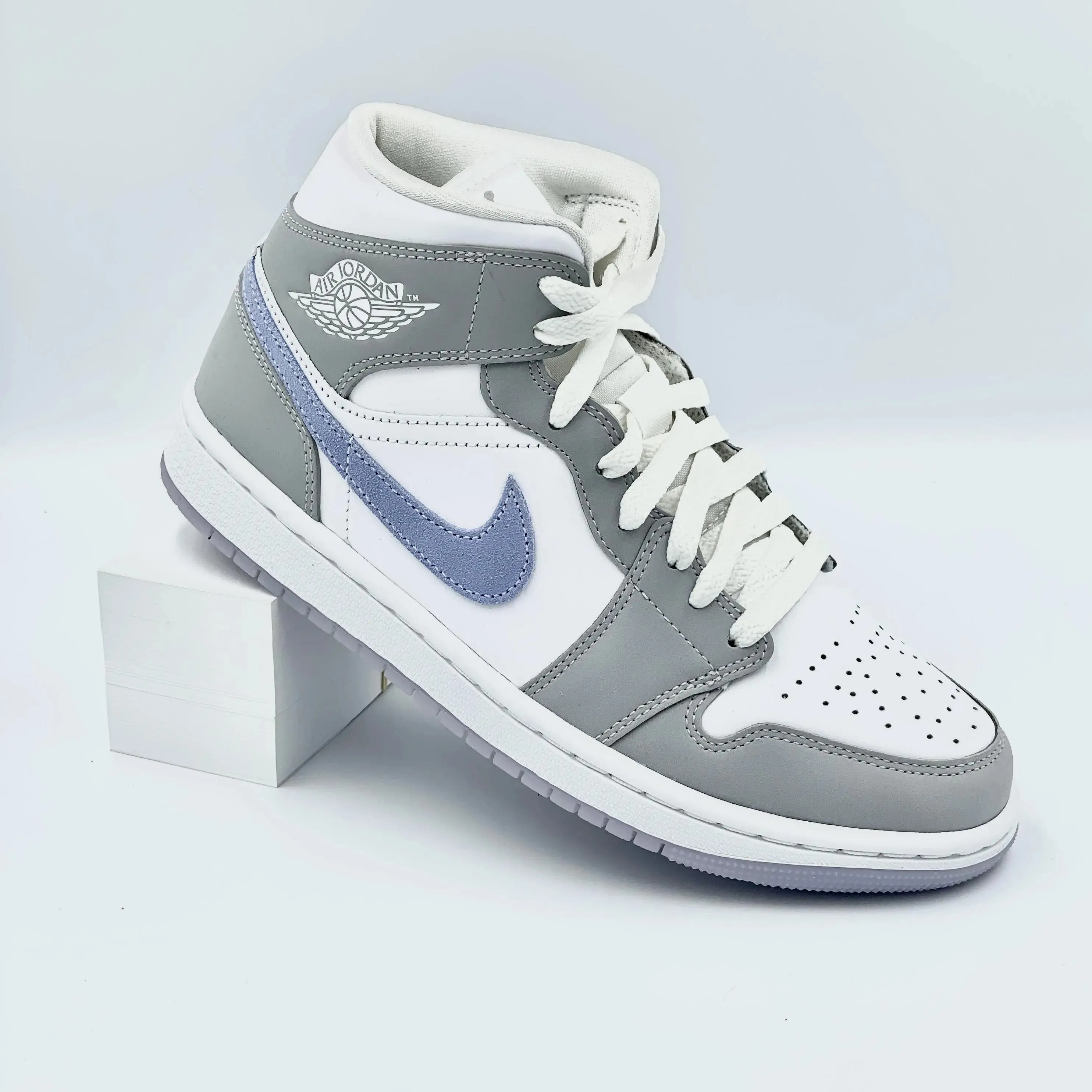 Jordan 1 Mid Wolf Grey