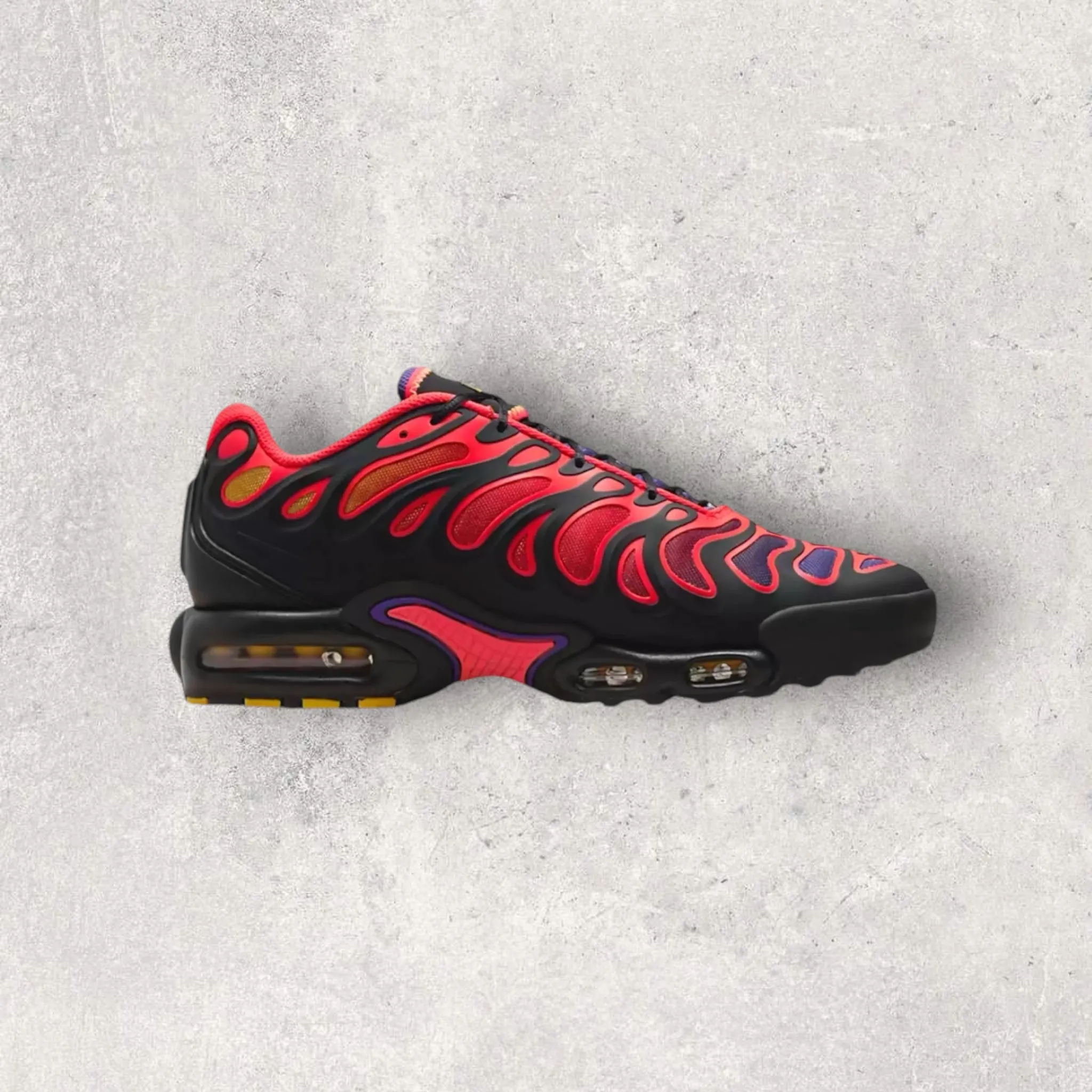 NIKE AIR MAX PLUS DRIFT - CRIMSON